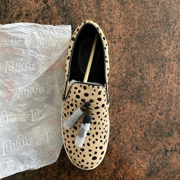 BRAND NEW!!! Latigo sneakers - Picture 2 of 5